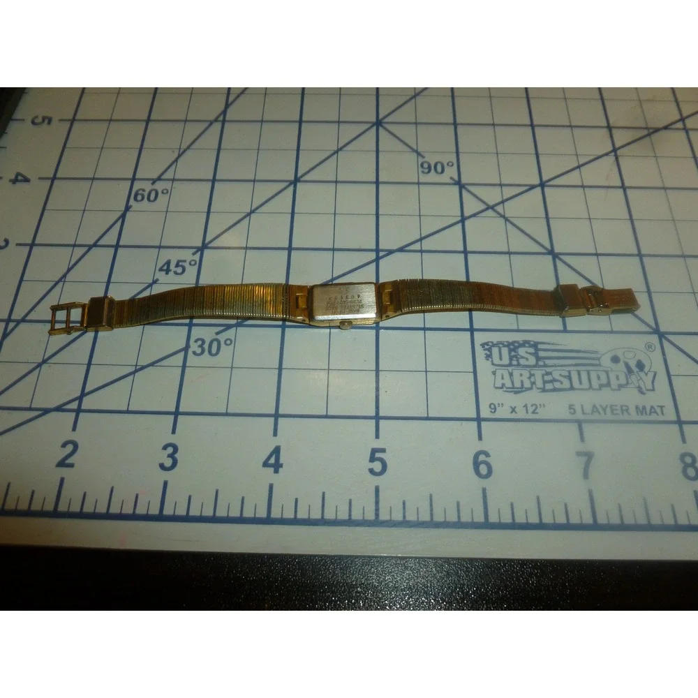 Vintage Seiko Quartz Womens Watch‎ Gold Tone Rectangle 2E20-5029 Textured Band